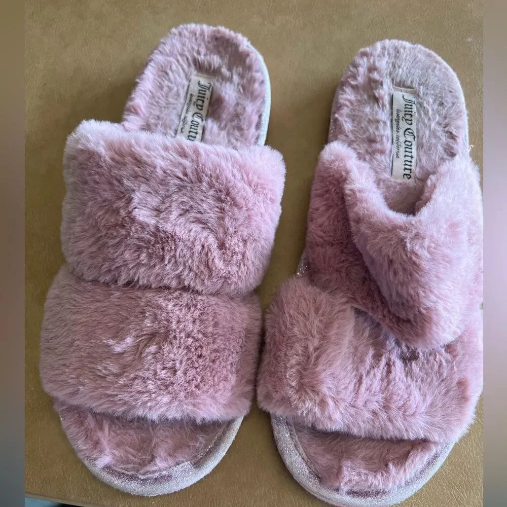 Gorgeous mauve Juicy Couture size L house slippers
